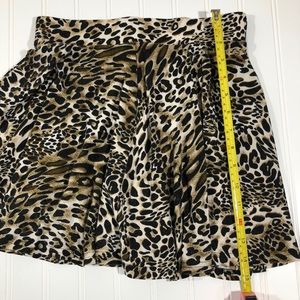 Swooy leopard print skater skirt. Size Small